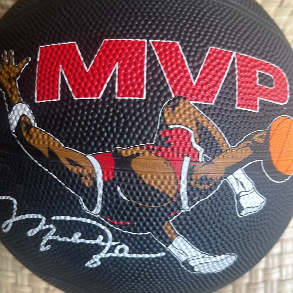 MICHAEL JORDAN WILSON BLACK BASKETBALL MVP - Picture 2 of 4